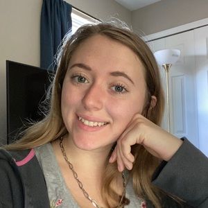 Meet your Posher, Laynea